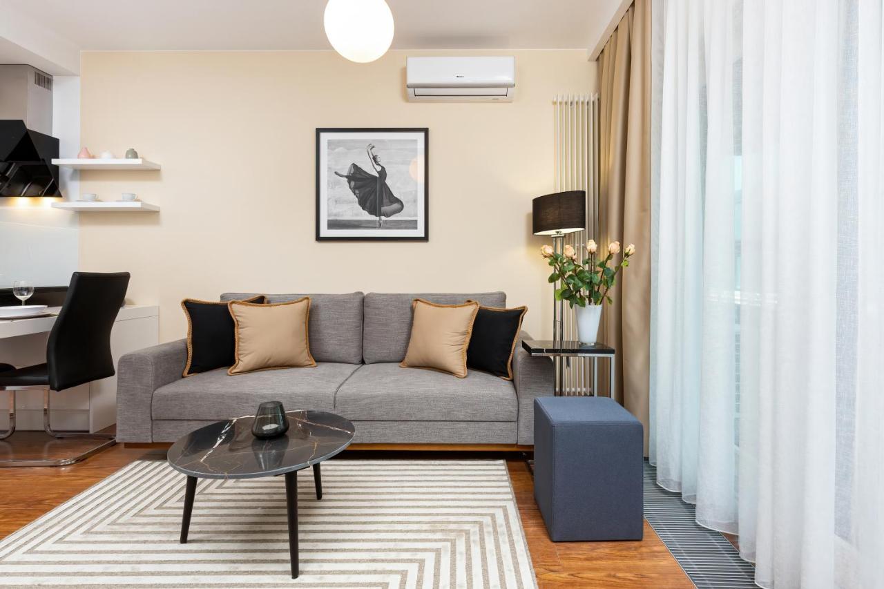 Royal City Center Mennica Residence By Noclegi Renters ワルシャワ エクステリア 写真