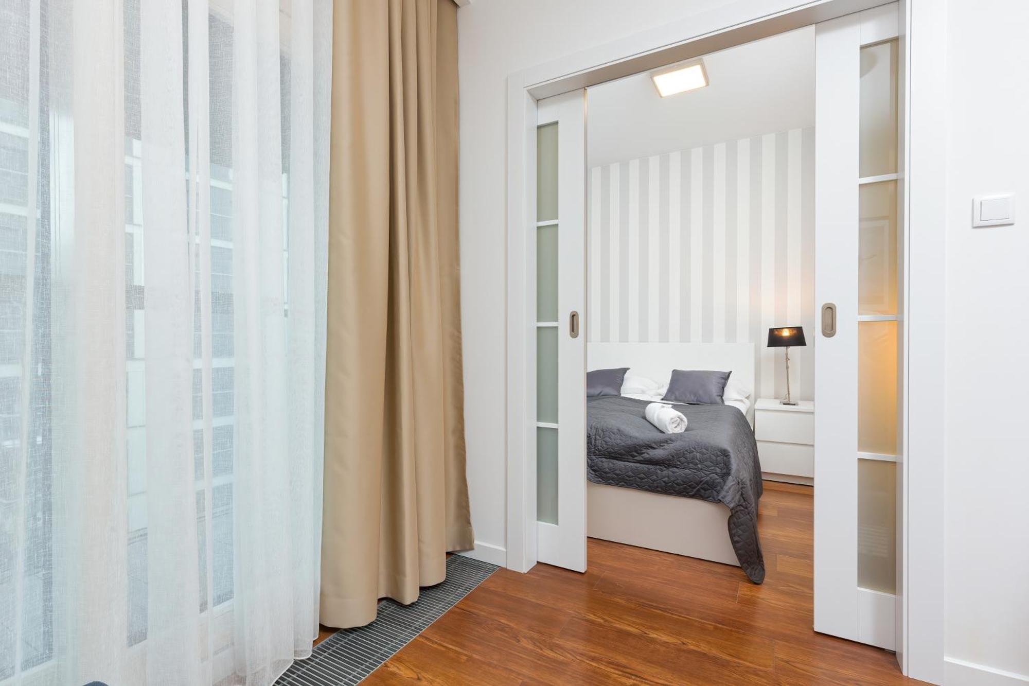 Royal City Center Mennica Residence By Noclegi Renters ワルシャワ エクステリア 写真