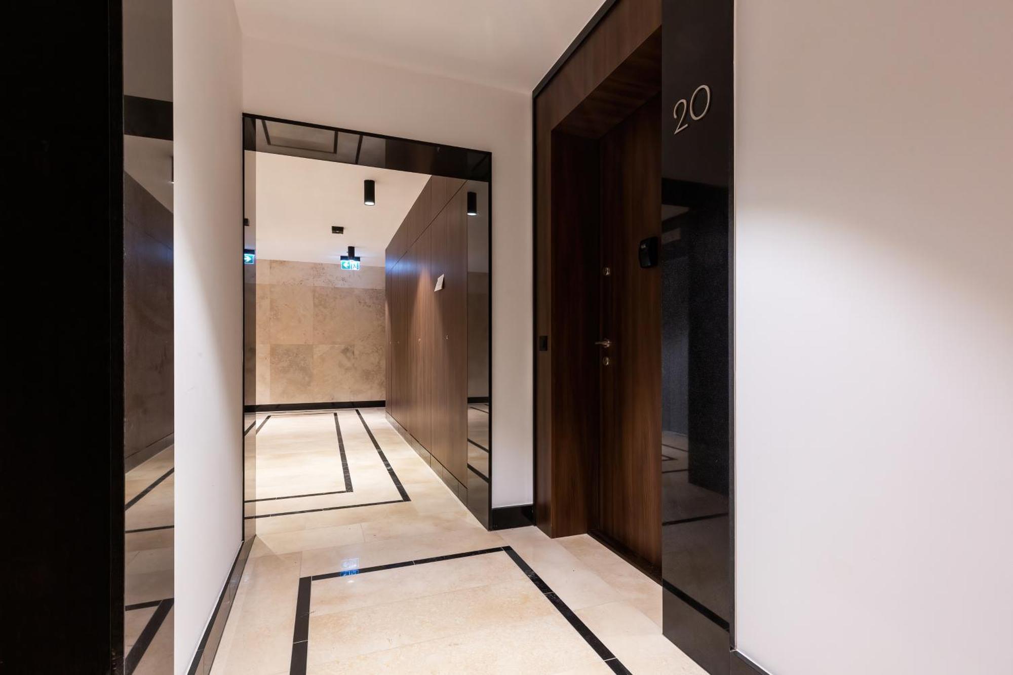 Royal City Center Mennica Residence By Noclegi Renters ワルシャワ エクステリア 写真
